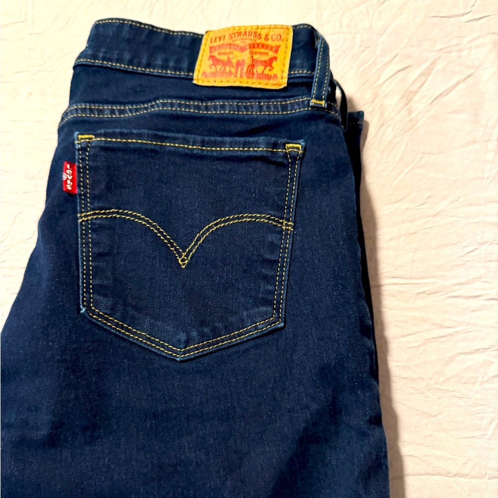 Size 29 Levi 711 skinny jeans